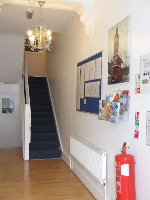 Cedars House Hotel