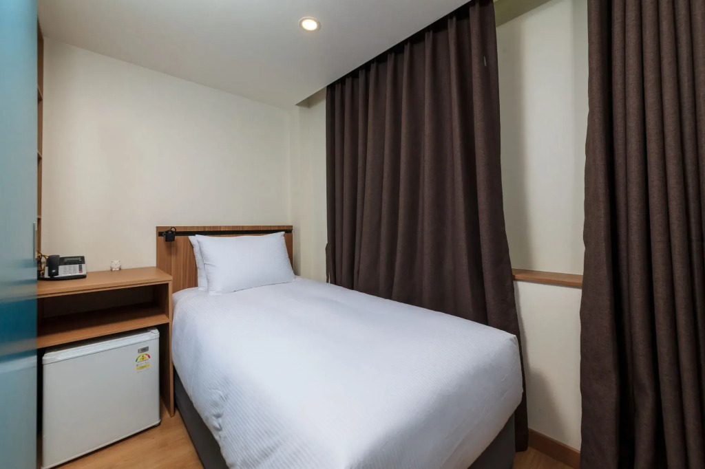 First Stay Hotel