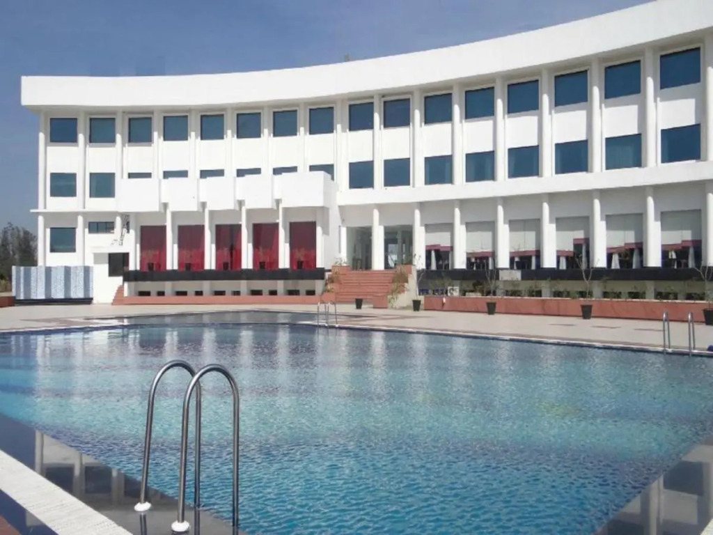 MM Continental Hotel
