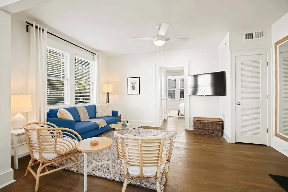 800 Furnished Apartments