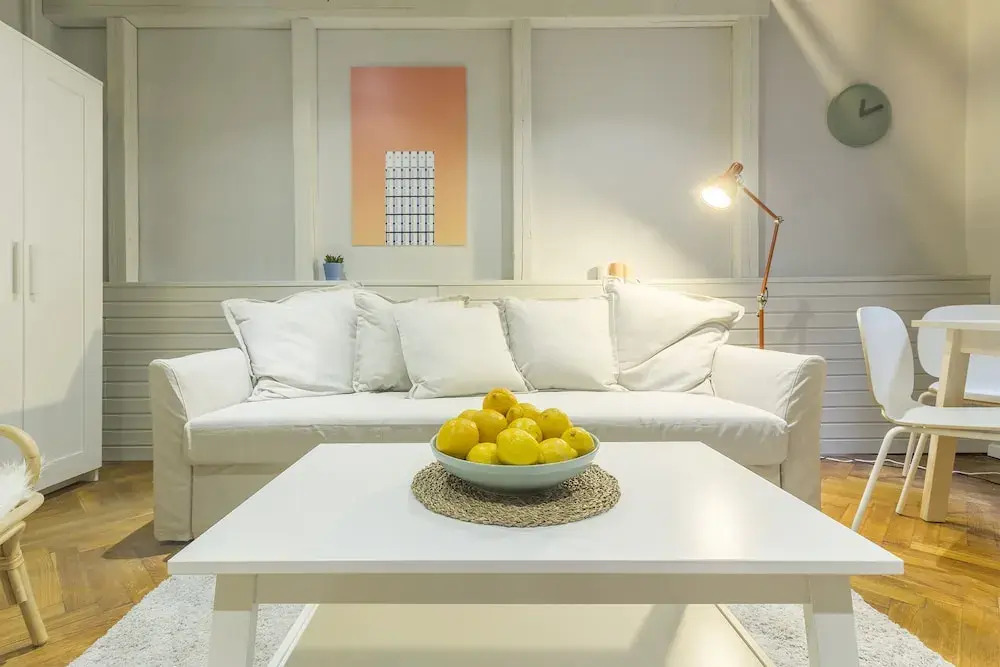 Vanilla Apartment