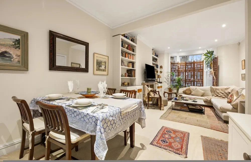 Stunning 3 Bedroom Maisonette in Chelsea