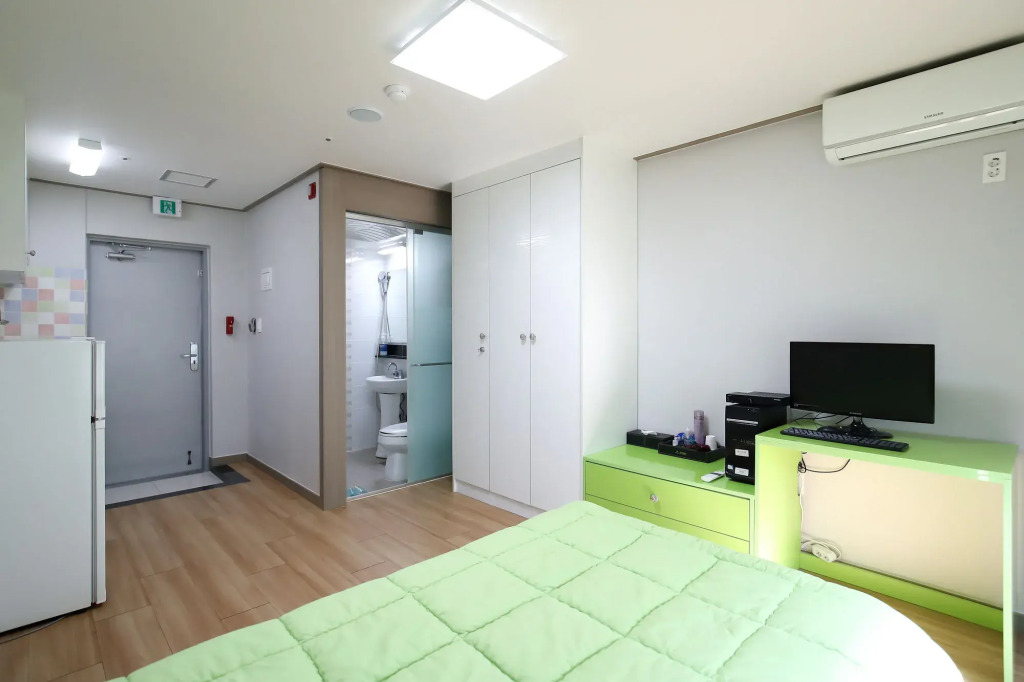 SB House