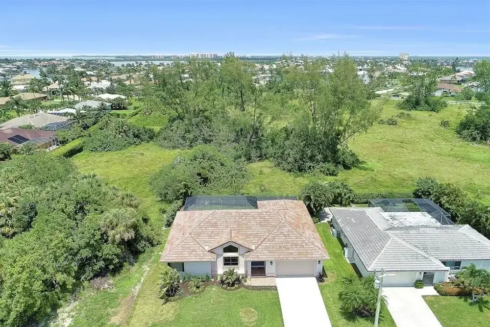 621 Diplomat Ct. Home #65784 3 Bedrooms 2 Bathrooms Home