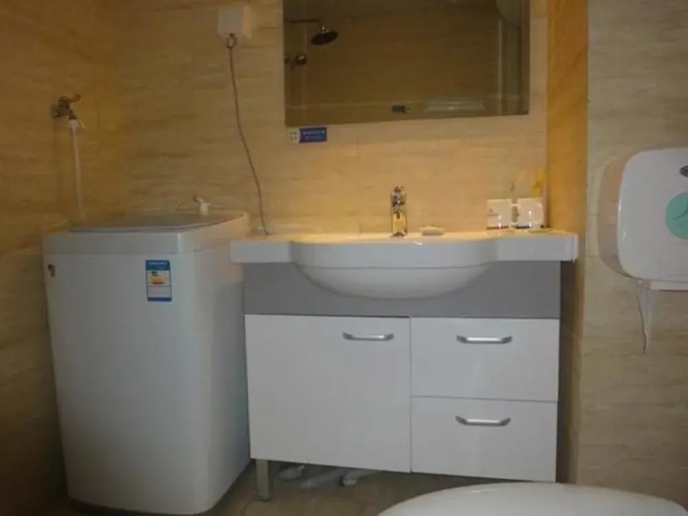 Shijiazhuang City Inn