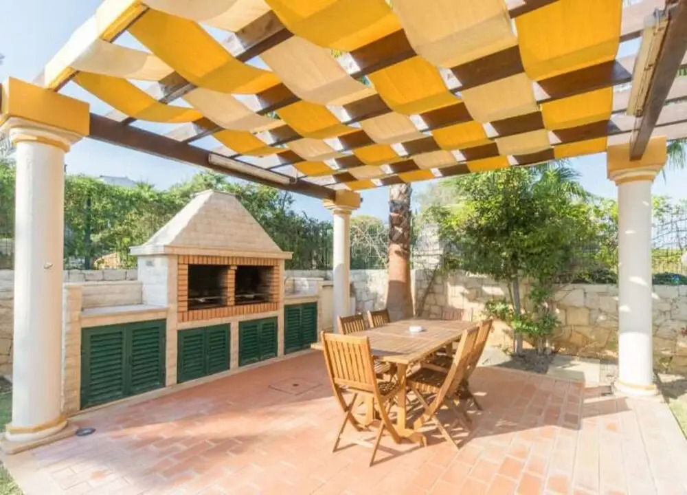 Villa - 4 Bedrooms with Pool and WiFi - 102546
