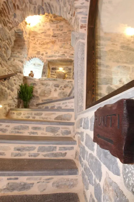 Stoes Traditional Suites