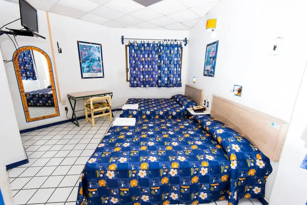 Hotel Plaza Conejo