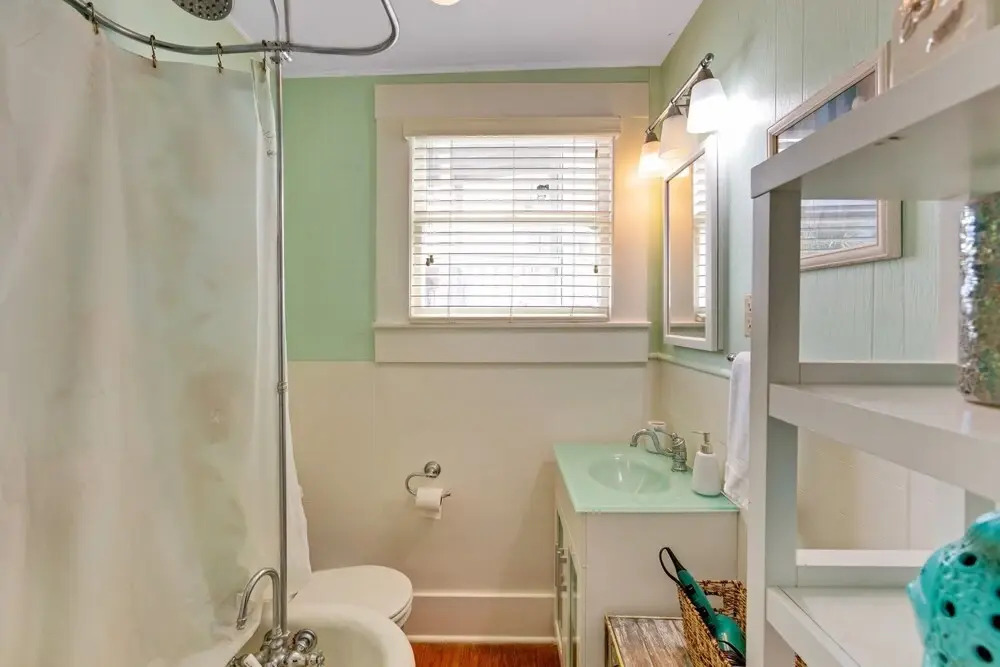 Lazy Days Cottage - Amazing Views And Great Location! 2 Bedroom Home by Redawning