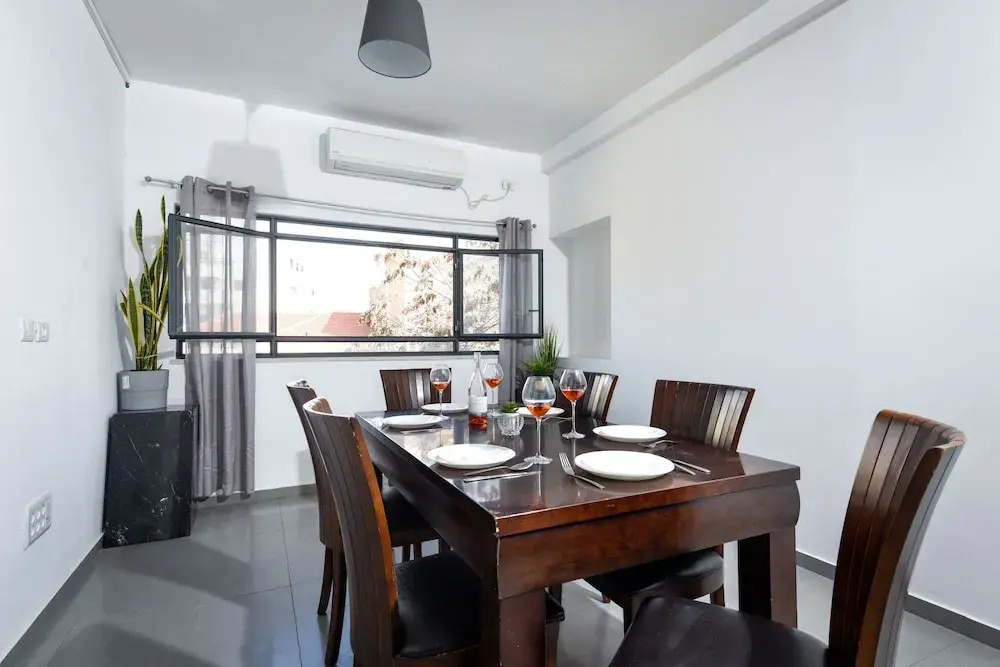 Spacious 4Bd With Balcony And Open View