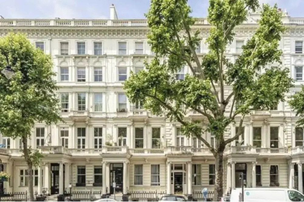 3-bed South Kensington Flat With Outdoor Terrace