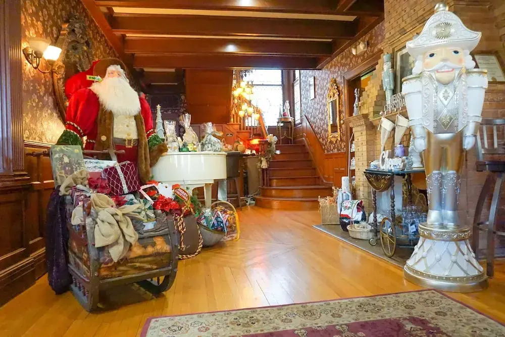 Mathis House, A Victorian Bed & Breakfast and Tea Room at 600 Main