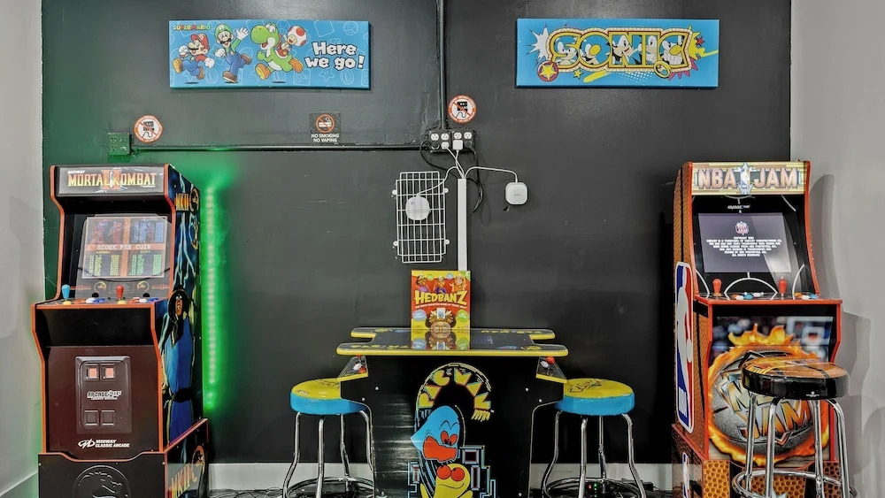 Hoop & Splash House by Avantstay Game Room + Pool + Firepit + Minutes to Las Olas
