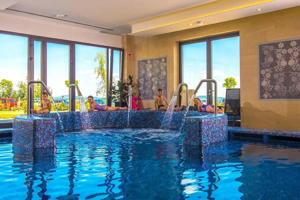 Castellum Hotel Hollókő