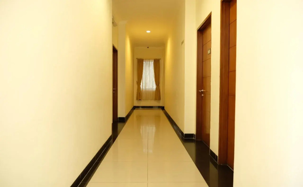 OYO 1616 Hotel Central City 2