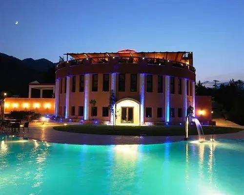 Mouzaki Hotel & Spa