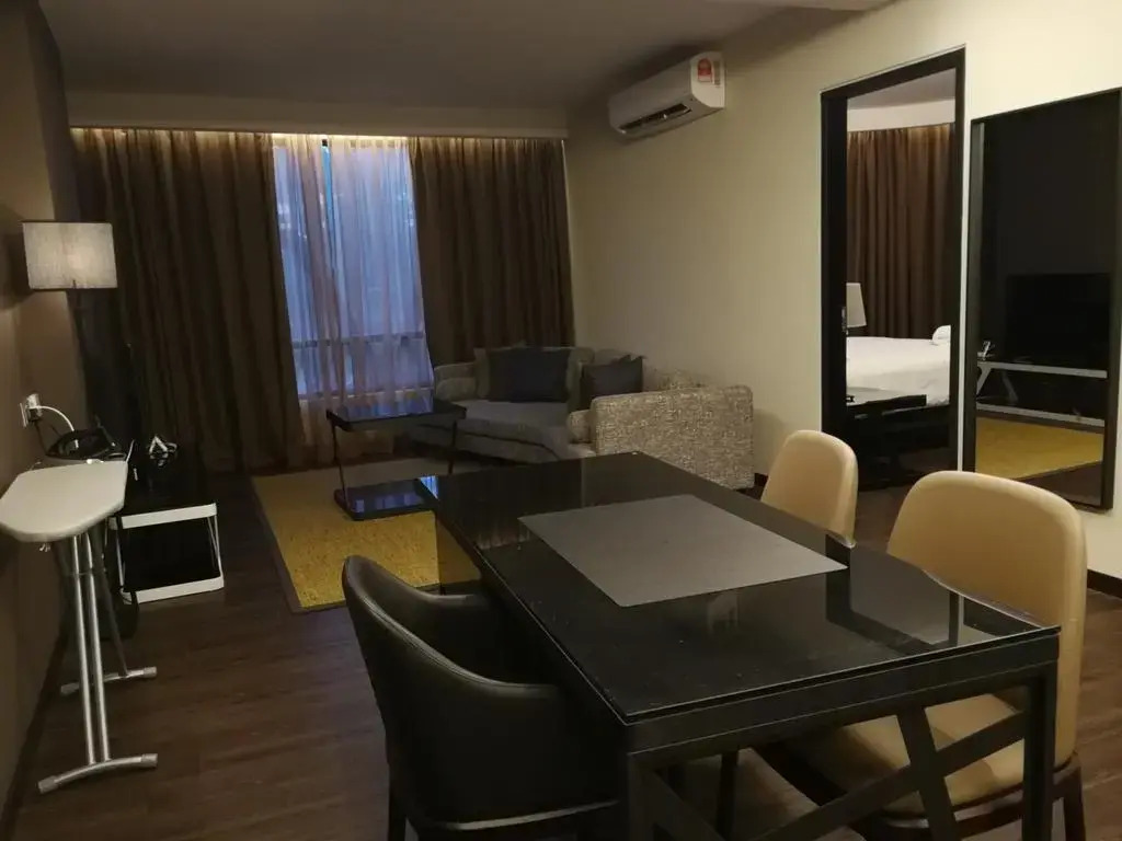 M Roof Hotel & Residences