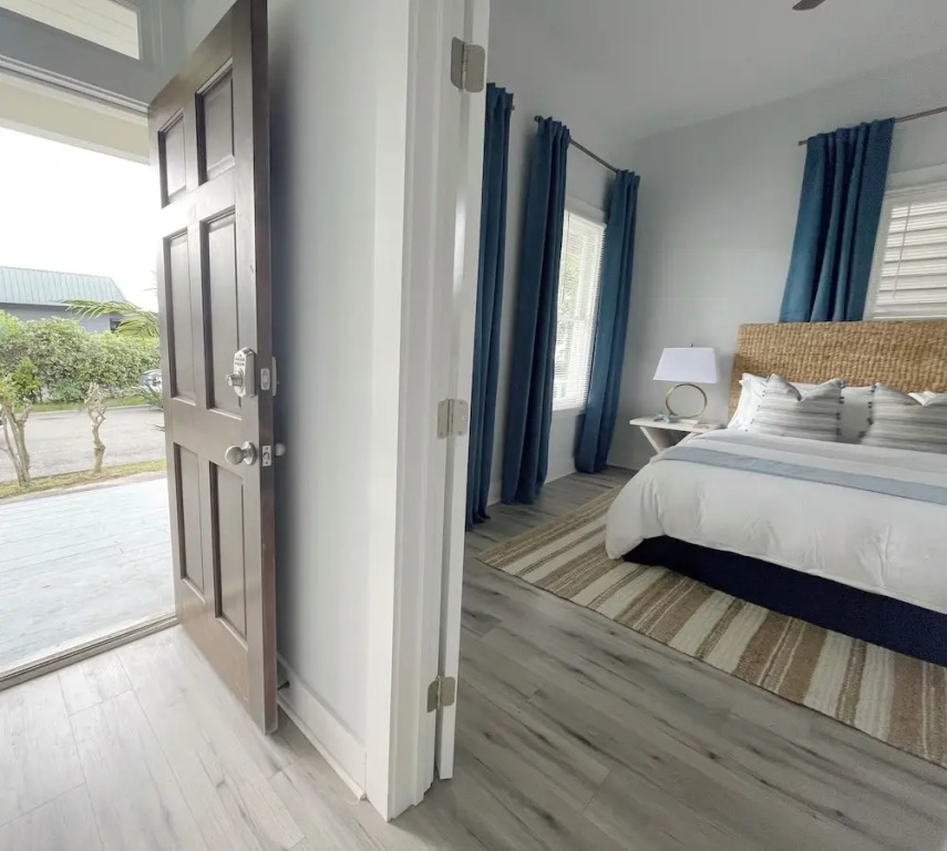 Stylish 1900s Renovated Apartments