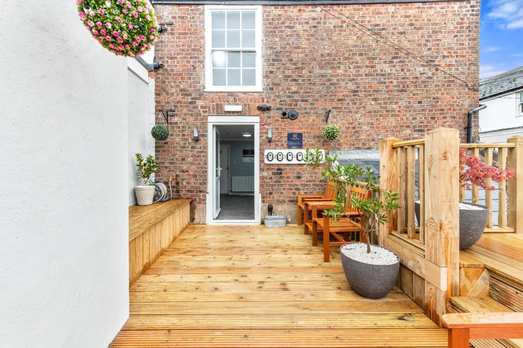 Town House Rooms