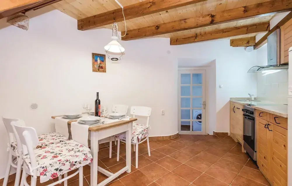 Awesome Home in Moscenicka Draga With Wifi and 2 Bedrooms