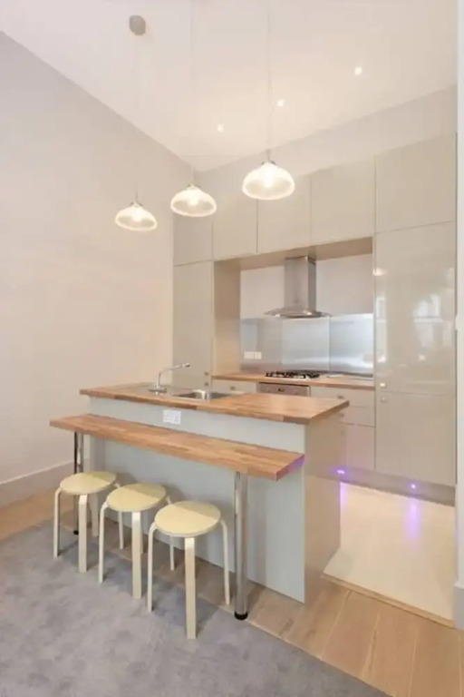 Modern 2 Bedroom Kensington Home