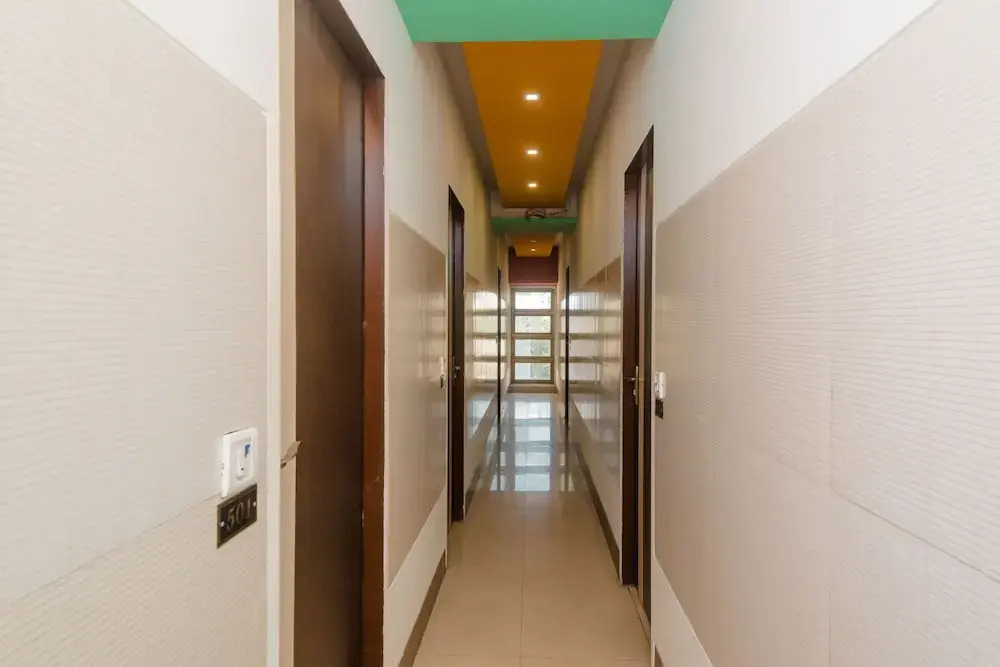 Hotel airport annex