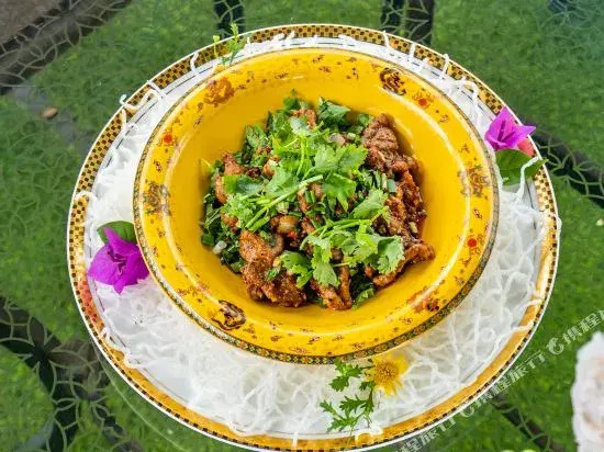 Zhenbaoding Hotel (Leshan Jiaxing Road Food Street Store)