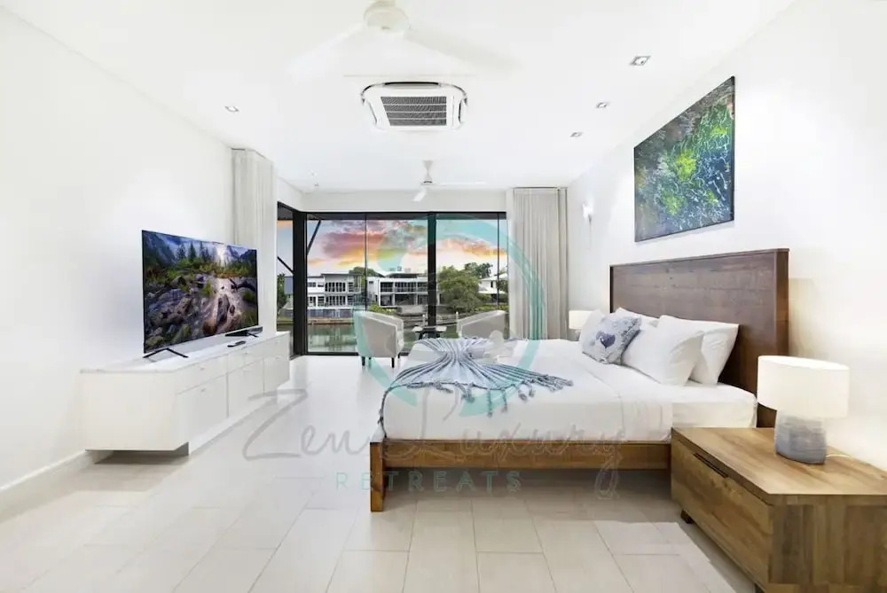 Zenlux Waterfront Mansion Infinity Pool Cinema