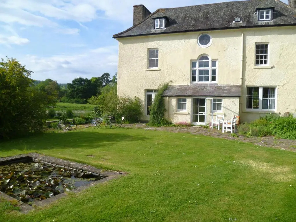Aberllynfi Riverside Guest House