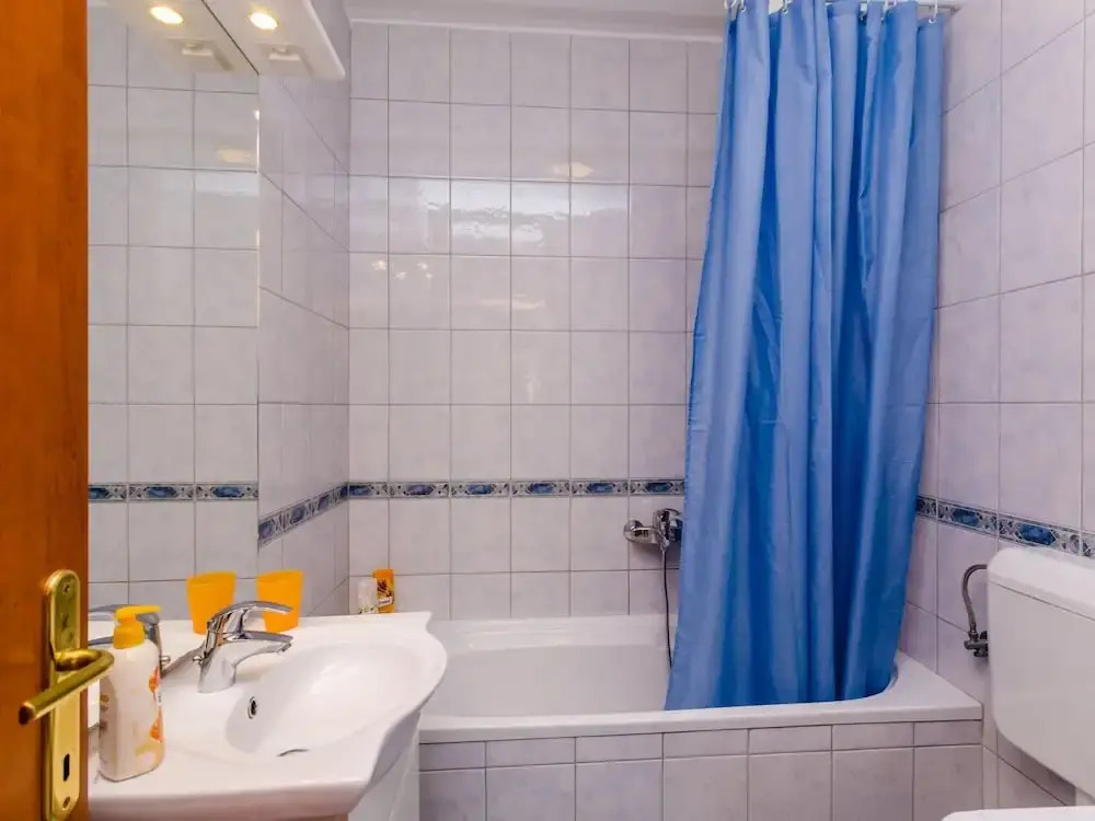 Ana Apartment - One Bedroom Apartment With Balcony