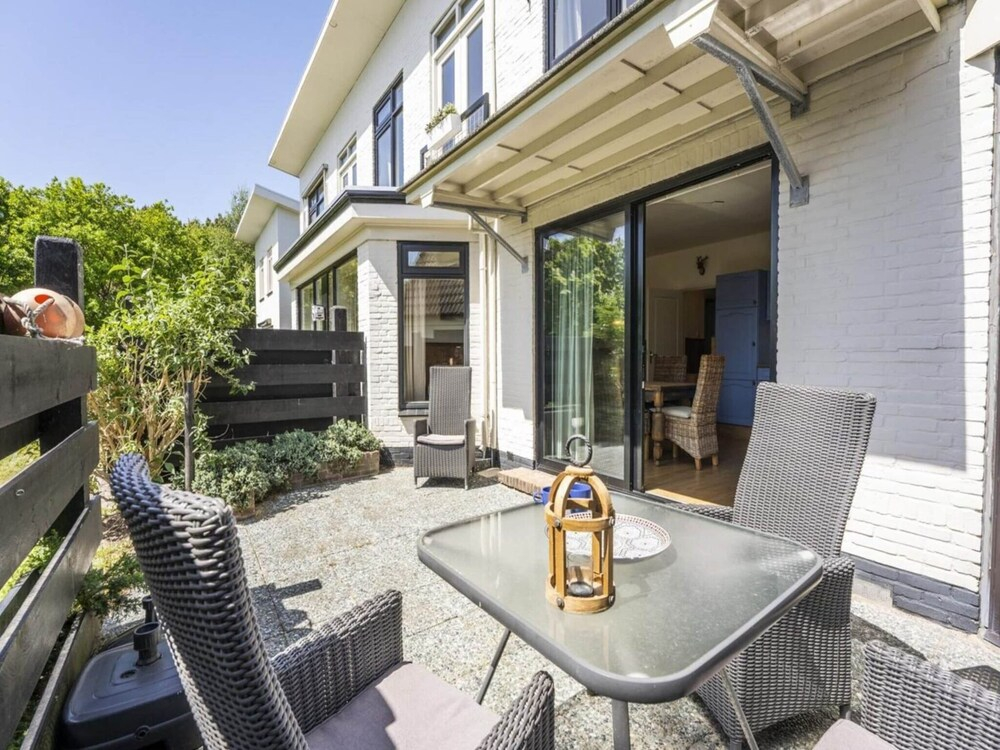 Detached 6 Pers Holiday Home