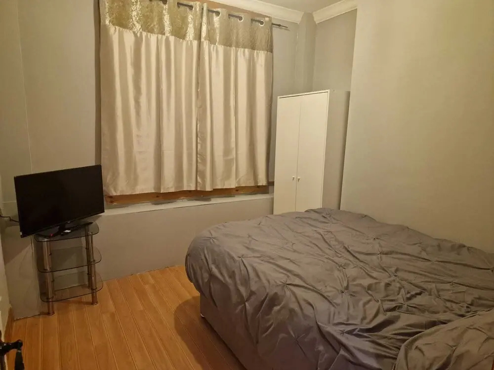 Nice House in a Quite Neighbourhood Close to Parks and a Short Drive to Town