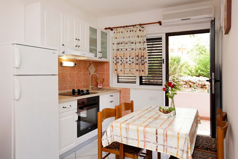 Apartments Doro