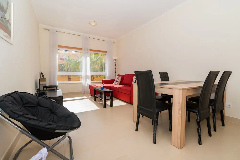 15min walk to Cabanas center, Pool, Wifi, Bbq and air-conditioning