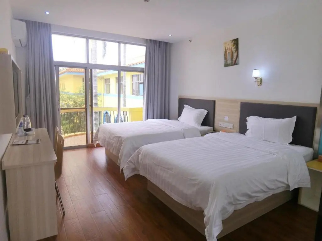7Days Inn Zhuhai Crocodile Island Bohuang Furniture Baiteng Lake Branch