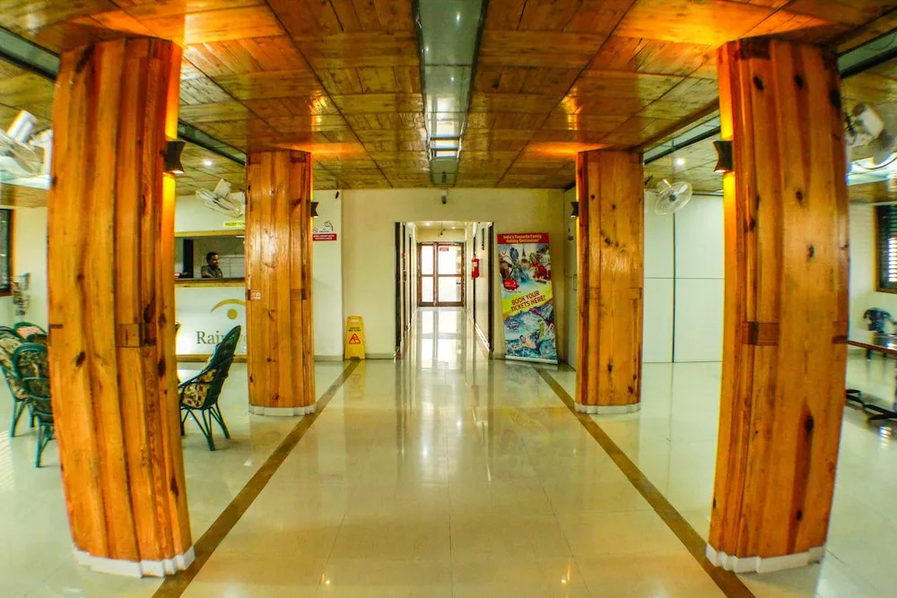 OYO 13328 Rainwood Residency