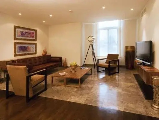 Burda 41 Hotel & Suites