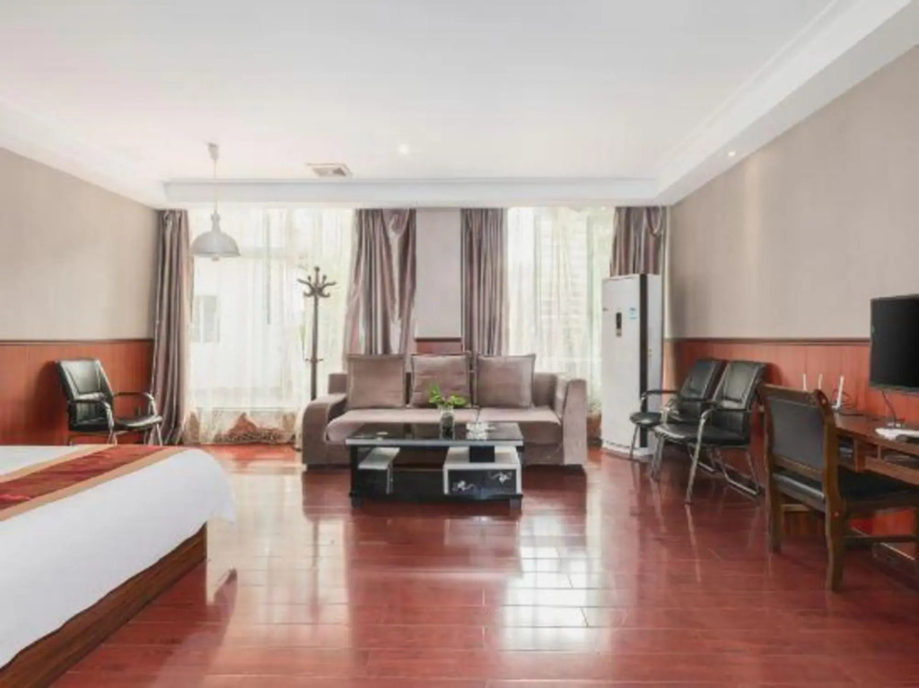 Guiyang Xinyuan Business Hotel (Huaxi Park Area)