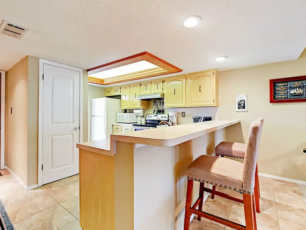 2BR w/ Pools & Gulf Views