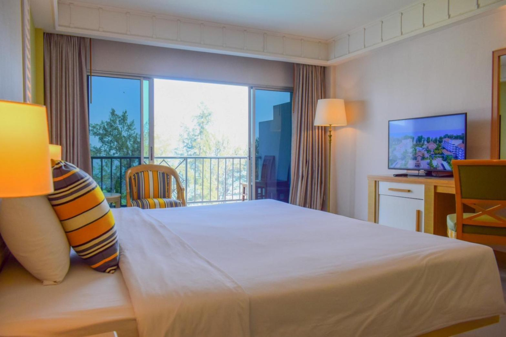 Seapine Beach Golf and Resort Hua Hin