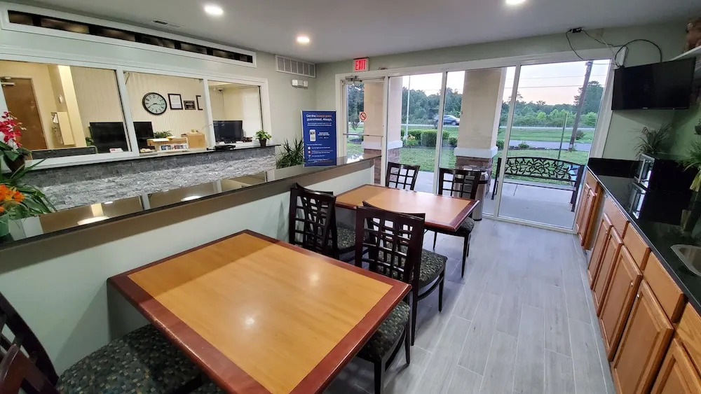 Stonewood Inn & Suites of Carrollton - Smithfield
