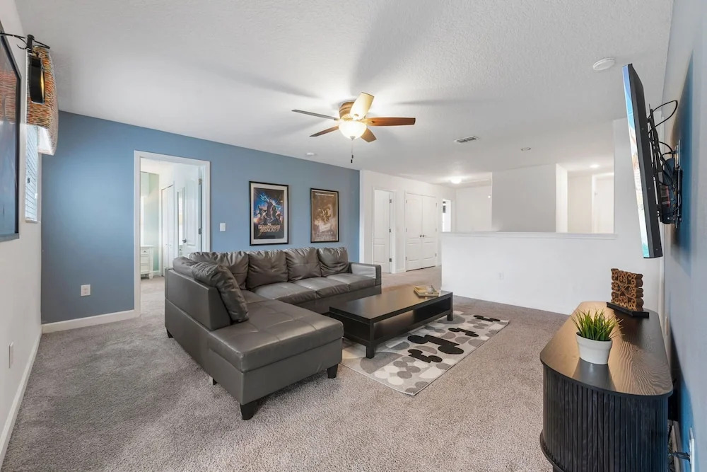 GIANT Villa wPrivate Pool&Spa, Game Room, & More