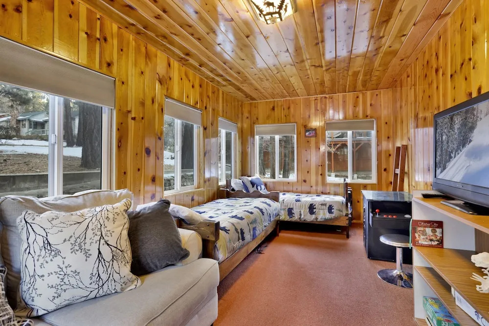 2252-big Bear Happy Place 3 Bedroom Home by Redawning
