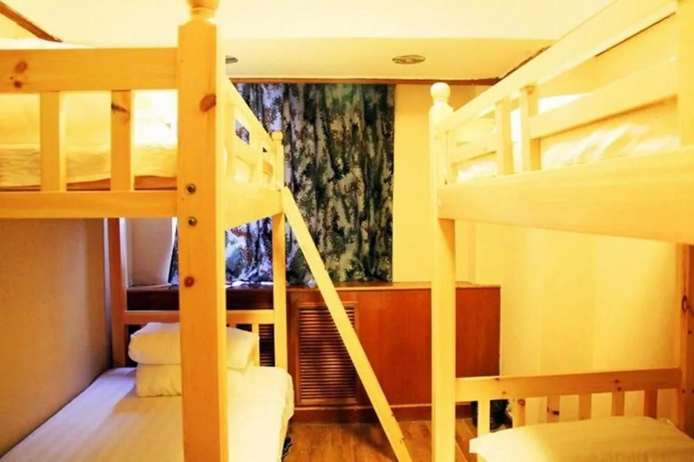 Bing Gege Youth Hostel