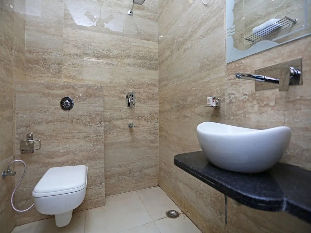 OYO 10656 Hotel Shravya Residency