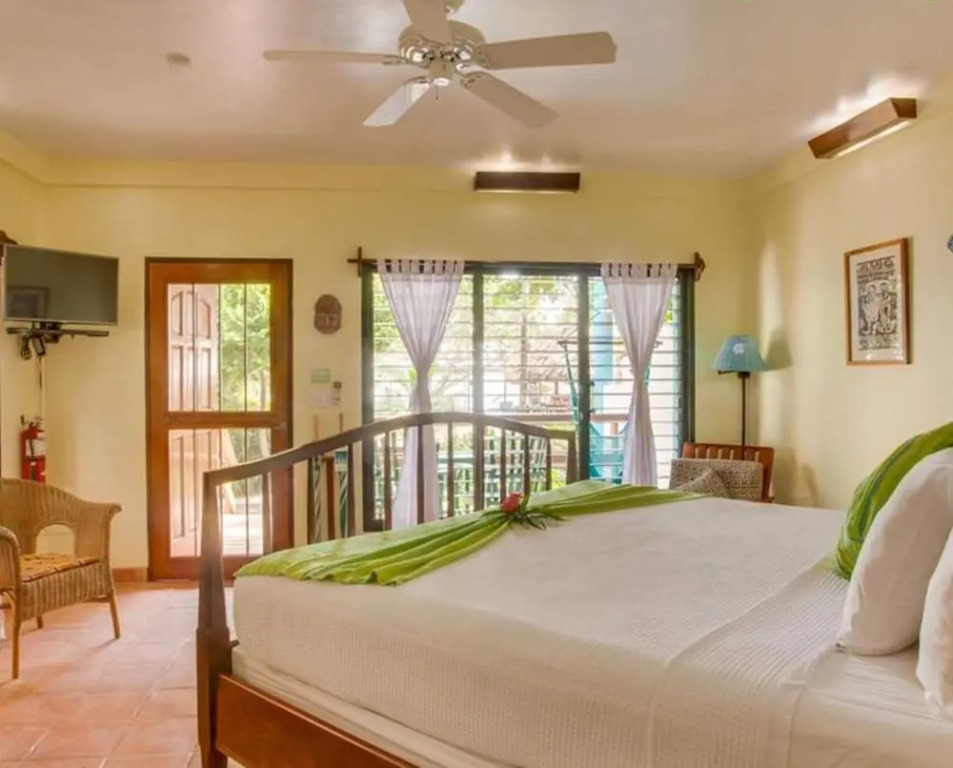 Roberts Grove Beach Resort
