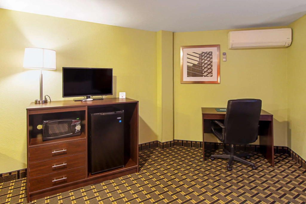 Quality Inn Plainfield I-395