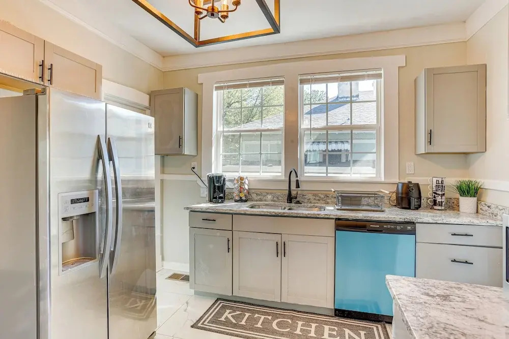 3 Mi to Dtwn: Memphis Family Home