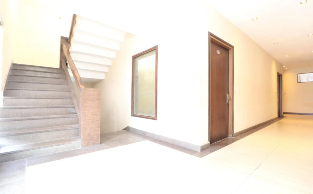 Hotel Bombay Regency by OYO Rooms