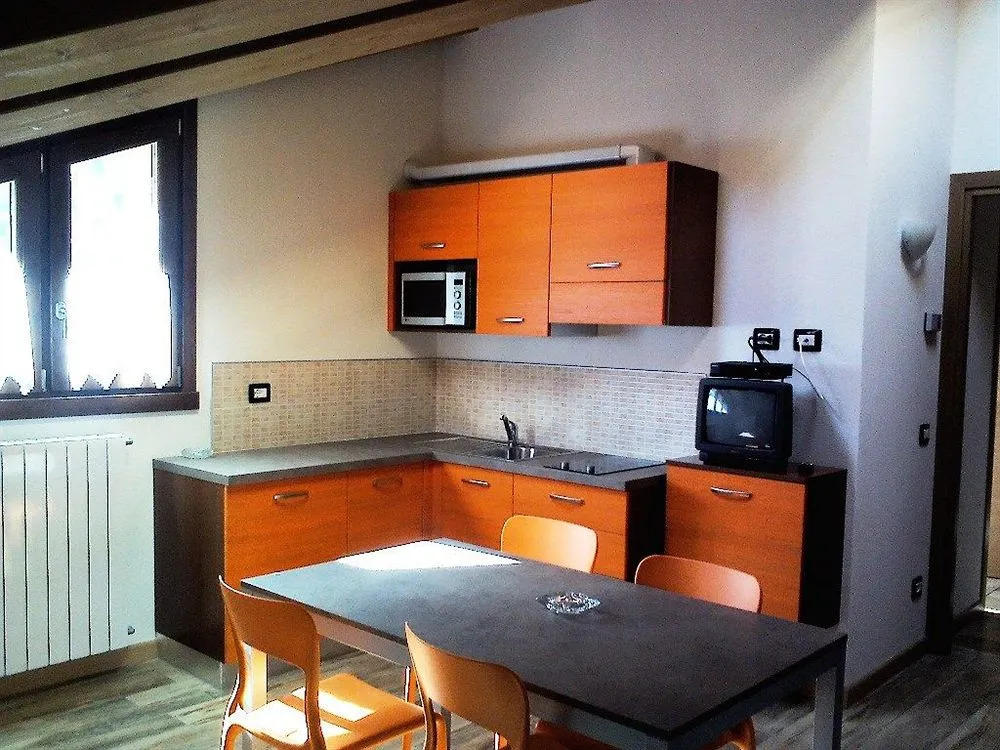 Residence Acero Rosso
